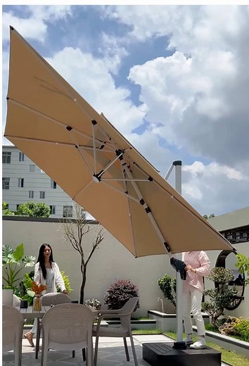 This is a high-end multi-functional garden parasol. Made of aluminum alloy, it's easy to install and use with an attractive appearance. It also has a solar light strip for charging by sunlight and lighting at night. Interested friends can send a private message.🥰🥰 #parasol #outdoorumbrellas #outdoorfurniture #outdoor #outdoors #factorydirect #furniture #homshade #umbrella #madeinchina