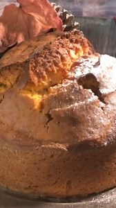 ➡️Los bizcochos con frutas u hortalizas siempre nos procuran migas húmedas y tiernas y nos ahorran en azúcar porque ya aportan su propio dulzor. . 🍂🍂🍂El otoño con sus días más grises y el comienzo de la bajada de temperaturas nos invita a hornear ricos bizcochos con que reconfortar las tardes más desapacibles de esta época. . El Bizcocho de boniato y naranja tiene una miga esponjosa y tierna que no olvidarás y que conquistará tu corazón desde el primer bocado. . ¡¡¡Un bizcocho ideal para los 