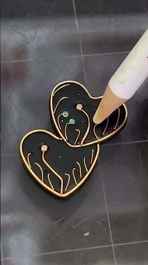 Unbelievable Polymer Clay trick with Embossing powder and Wire. #claytutorial #art #clay