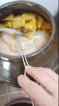 How to Make Pineapple Vinegar