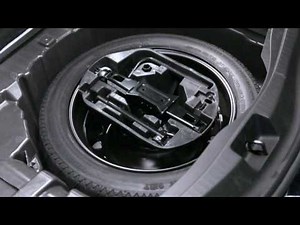 L'ENTRETIEN POUR LE CLIENT : ROUE DE SECOURS / KIT DE GONFLAGE / FUSIBLES
