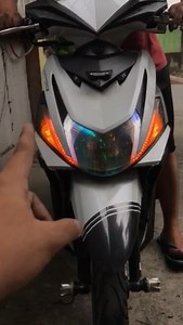 121K views · 888 reactions | short video sample ! MIO/CLICK watch & read mga tol sa mio i 125 need natin lagyan ng domino switch left and right, pero sa honda click v2/v1 no need isang halo switch lang para sa back to stock/kahit wala kang thai switch pwede ka mag pa install ng running lights ! | Tol Pawiring-SKLM | Facebook
