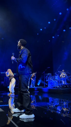 2 sold out shows at Hammersmith Apollo celebrating 25 years of Born To Do It 🩵✨ I don't have the words to describe what these nights meant to me & my band 🎶 Playing this album front to back with all of you singing every word… that's the dream right there 🙏🏽🔥 Thank you for making every single moment so special 😮‍💨💫 #BornToDoIt