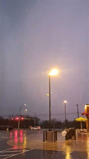 Lightning strike in last nights storms in Ohio ⚡️#Sheetz #ohwx #lightning #thunder #storms #severewx