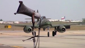 Messerschmitt Me 262 voa pela primeira vez em formação com um P-51 Mustang e um Supermarine Spitfire. Aprecie sem moderação: | Sala de Guerra