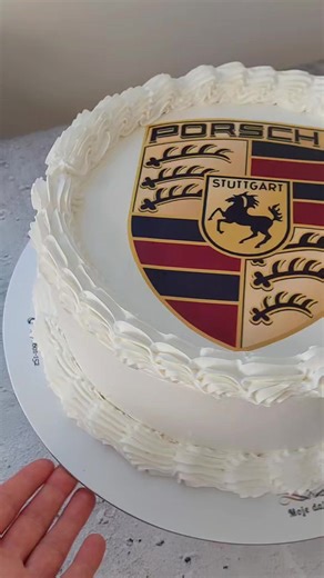 19K views · 38 reactions | Ispod je plazma torta sa malinama. 3,3 kg. 殺 #mojedjakonije #torte | Moje djakonije | Facebook