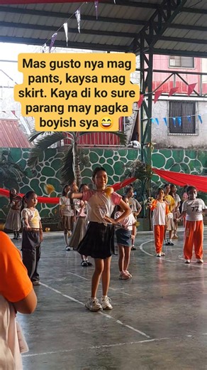 Mas maganda naka skirt diba? 😄 #majorette #majorettedance #twirldancechallenge #practicemakesperfect #contentcreator #elizacamavelascoreels | Eliza Cama Velasco