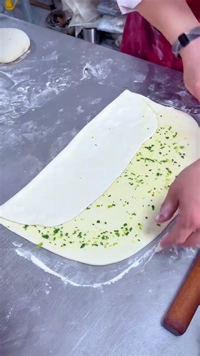 Golden and crispy scallion pancakes #scallionpancakes