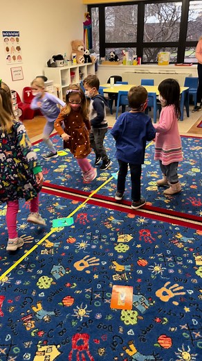 Kids Yoga and Mindfulness through Freeze Dance Techniques