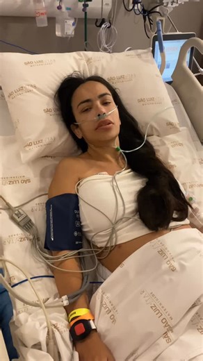 Tyane Aline I Brás on Instagram: "THEO CHEGOU, não foi como planejamos mais uma vez, completou 30 semanas e um dia, a Ty entrou em trabalho de parto hoje após almoço e a @dradanielamiyake veio correndo, foi necessário fazer a cesária de urgência, e foi detectado durante a cesária que a Tyane teve DPP (descolamento da placenta prévia) e também Acretismo Placentário, que é grave. O Theo nasceu com 1.450 e os dois estão na UTI, estão estáveis agora, por isso peço oração por nossa família. A Ty teve