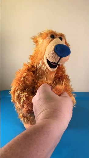 1999 Mattel Bear in the big blue house sings cha cha cha