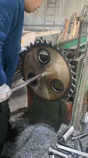 Insanely Clean Big Gear Broaching Formation ⚙️. #gearcutting #gearmachining #gearproduction #cnc #cncmachining #machining #metalcutting #satisfyingmachines #industrialvideo #engineeringreels #oddlysatisfying #satisfyingvideo #viralreels #reelsviral #trendingreels #fbreels #satisfying #satisfyingreels #reelssatisfying #USA #USAWorkshop #CNWorkshop #GearingCraft | Gearing Craft