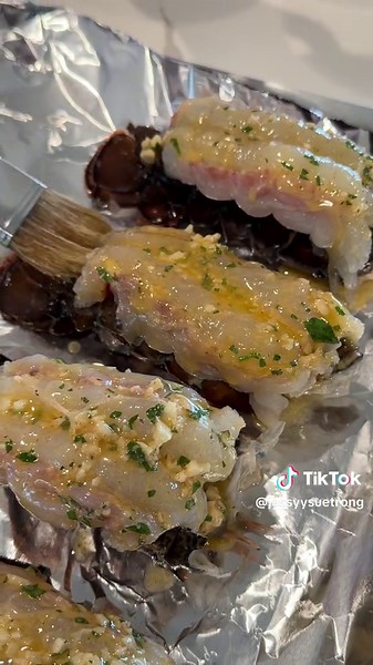 Oven Baked Garlic Butter Lobster Tails Recipe