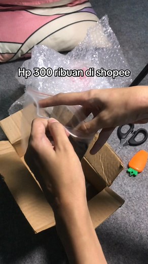 2.5M views · 10K reactions | Beli hp keluaran 2019 di tahun 2025 , lumayan buat wa an , pokoknya jgn diisi banyak aplikasi Belinya disini https://s.shopee.co.id/3fw0rjzyW8 | Dailylife at.yourlooks | Facebook