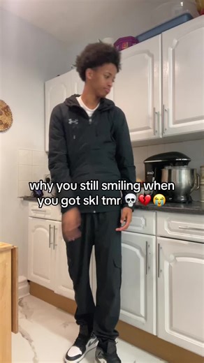 dark moments #fyp #skltmr #darkmomets #smiling #relateable