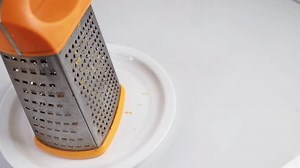 Using Greater Zest Lemon Recipe Grate: vídeo stock (100% livre de direitos) 3422835015 | Shutterstock
