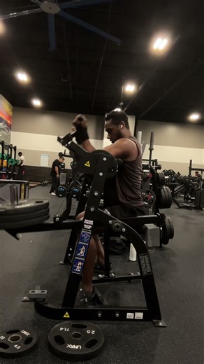 3 PLATE SEATED PREACHER CURL THE RIGHT WAY {{135lbs!!}}