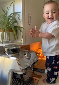 i could make my own coffee… but it’s just better when he does it 🥹 @De'Longhi for the win #chefruss #montessorimom