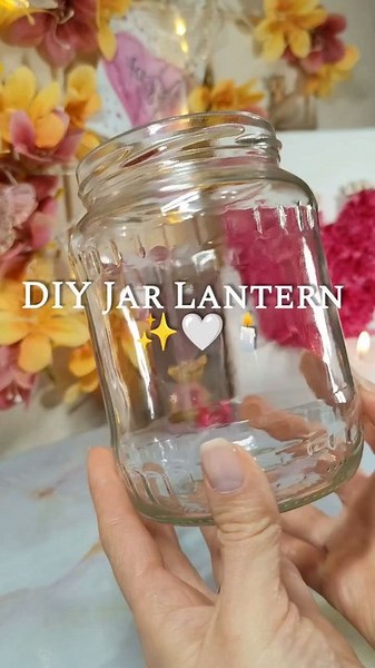 DIY Jar Lantern Tutorial via: @life_art_98Create a cozy glow with this easy DIY Jar Lantern tutorial
