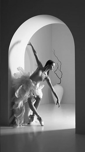 🇺🇦 Model poses for photoshoot📸 Ballet. Model Daria