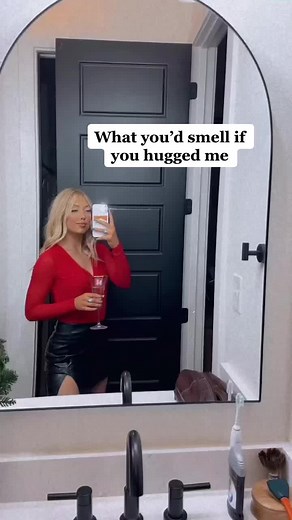 One thing I’ll swear by is Thierry Mugler’s Alien, whew #greenscreenvideo #greenscreen