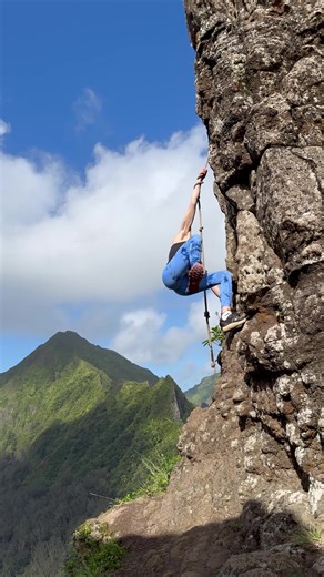 #poledance#polesport#circus#circusaroundtheworld#flyingpole#chinespole#circuslife#aerialpole#circusartist#poleart#polefitness#circusinspiration#sport#aerialpole