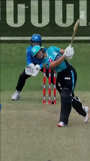 Mikayla Wrigley sends it straight back into the sight screen 💥