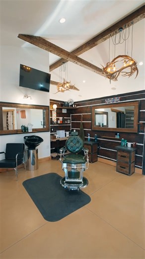 Element Real Estate Brokers on Instagram: "🌄 Endless Possibilities in Kanab! We’re standing at this stunning 1.5-acre property that currently operates as a salon — but it could be so much more. A med spa, steakhouse, fitness center, gym… the options are wide open. This handcrafted 3,000 sq-ft log home also includes a separate apartment and multiple income-stream opportunities — a rare chance to blend beauty, business, and versatility in one property. 📍 4365 E Mountain View Drive, Kanab, UT 847