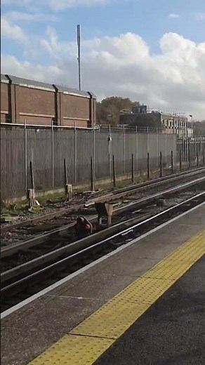 Ex C2C Blue Doors 387303 With GX 387s 12 Coach Green 387 and GN 387s