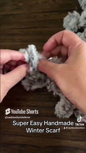 Make a Cozy Winter Scarf in MINUTES | No Hook, ❄️🧣✨ Just Fingers!