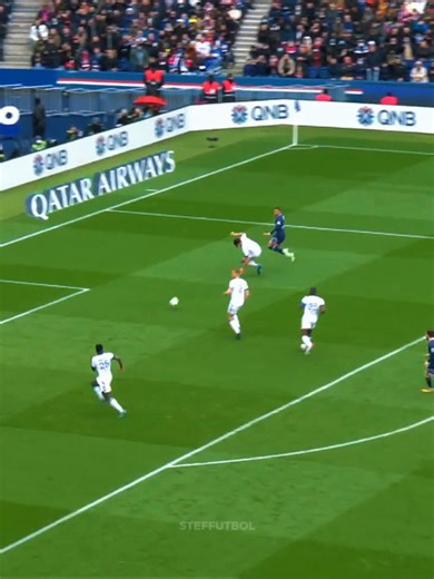 Video de Stefano Oviedo (@steffutbol) relacionado con “paredes”