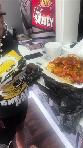 Big Back Noodle Boil with Seafood