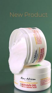 Meet the final step in your Argan routine: The Hydra Nourish Hair Mask! 🍃 Rich in argan oil and hyaluronic acid to soften, moisturize and treat your hair. بنقدملك المنتج الجديد اللي لازم يكون في روتين الأرجان بعد الشامبو والبلسم: ماسك الشعر هيدرا نوريش. غني بزيت الأرغان وحمض الهيالورونيك لتنعيم وترطيب وعلاج شعرك. | Raw African