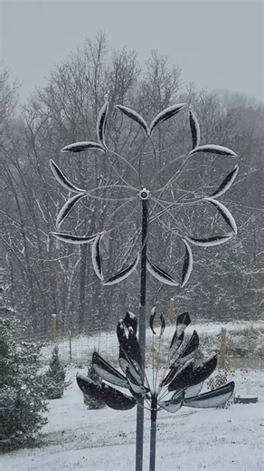 149K views · 619 reactions | Learn how wind sculptures bring an interactive and artistic touch to outdoor spaces. The combination of wind and design creates a unique, ever-changing element in any garden or yard. | Flora Bed | Facebook