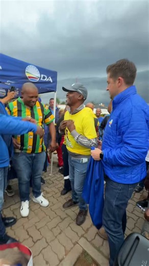 🔥 In Atteridgeville things are shifting. ANC members are joining the DA and building momentum 💙You can join us too: https://t.co/hVldUr6uzk
