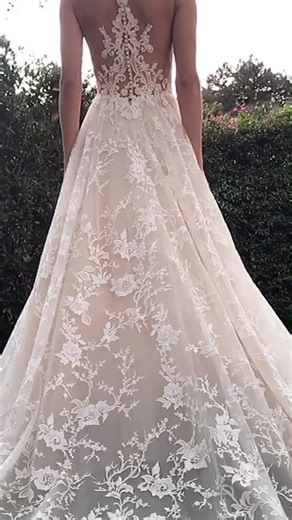 This dress has such a back story 😍 #demetriosbride #bride #weddingdress #sposa #braut #novia #bridalgown #whattowear #princessbride #lacedress