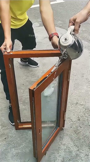 How do these windows close🤔 #shortvideo