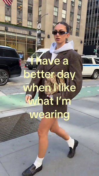 I’m gonna need my shirt back - relatable fashion moment