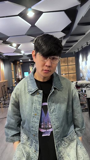 Have you listened to my new song with @Steve Aoki “The Show”? As we reach the midpoint of 2023, share and celebrate your highlights of the year so far and let’s get on with The Show! 我和 @SteveAoki 的新歌 The Show 你们都听了吗？來到今年的2023中场秀(SHOW)，感念一路上有你们的陪伴。一起晒出你的2023中场SHOW吧! #2023MidSHOW #林俊傑潮爺新歌TheShow #2023中場SHOW