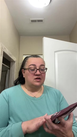 Glowing skin and sharp vision? This tiny capsule holds the secret. VIVONU's 12mg astaxanthin blend with Haematococcus Pluvialis and antioxidant-rich extracts creates a protective shield for your skin's surface and eye health. The six-time antioxidant formula boosts metabolism while fighting free radicals, all backed by L-Tyrosine and Vitamin E. Fuel your radiant potential with VIVONU's 240-capsule powerhouse. Tap below to invest in your skin's future. #astaxanthin #astaxanthinsupplement #vitamin