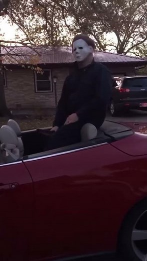 Michael Myers Makes His Rounds!!