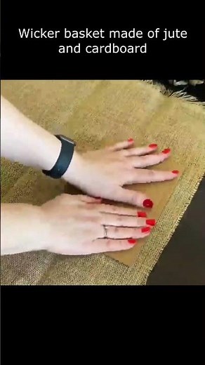 Wicker basket made of jute and cardboard