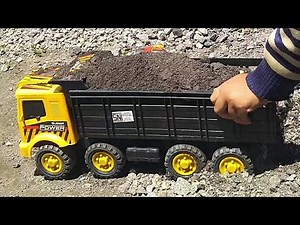 Truk Mainan | Truk Angkut Pasir | Mainan Anak