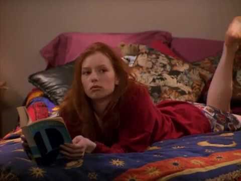 Cybill Season 3 Episode 17 Alicia Witt Pose