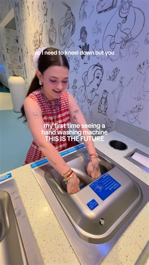 Have you ever seen a hand washing machine before?! 🐭🫧 ​⁠#disneycruiseadventure @DisneyAUNZ @Disney