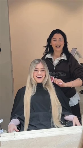 Lotte Myrseth on Instagram: "Drøøømmehår ved hjelp av @beautyworks.nordic ✨ 3 pakker i fargen «bergen blonde», 70CM 🫶🏼 Annonse/ Sponset hår✨ #extensions #hair #healthyhairjourney"
