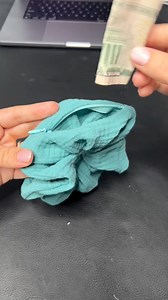 ✨Cómo hacer un scrunchie con cierre invisible✨Necesitas un rectangular de tela de 15 x 70 cm, un cierre de 10 cm y un elástico de 20 cm #diyproject #coseresmisuperpoder #costurafacil #aprendeacoser #costuracreativa #scrunchies | Alejandra Meza