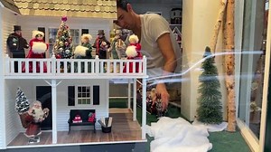 New York's 'Tiny Doll House' gets ready for the holidays
