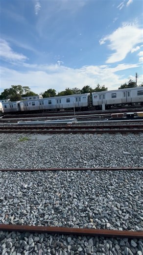 Staten Island .. Other social medias ⬇️ Patreon: search up ‘JF transit’ Instagram @ jftransit | YouTube @ jftransit | TikTok @ jftransit | 100% MY CONTENT • This Picture/video TAKEN BY ME #mta #subwaysystem #fyp #traintok #railfans #railwaystation #railroad #newyorkcitysubway #locomotive #mtasubway #trains #trainstation #bombardier #nyc #transportation #nyctsubway #metronorth #nycsubways #trains #NYCSubway #metronorth #Subway #Railfanning #NewYorkCitySubway #LIRR #SubwayTrain #amtrak #NYCTransit