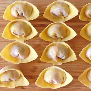 How to Make the Best Wonton Written Recipe:https://cicili.tv/how-to-make-pork-shrimp-wonton/ | CiCi Li
